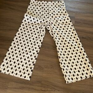 EE :Some  Women Jean Size Large NWOT